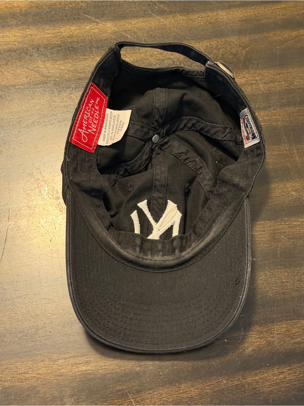 New York Yankees Black Adjustable Baseball Cap - Picture 2 of 2